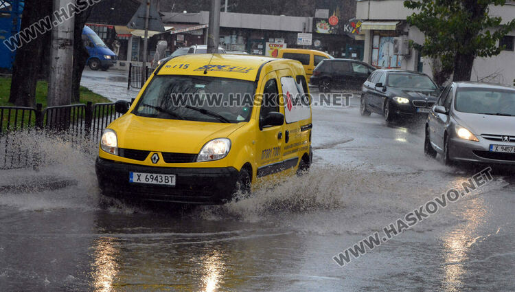 Есенно изобилие на Зеленчуковия пазар в Хасково