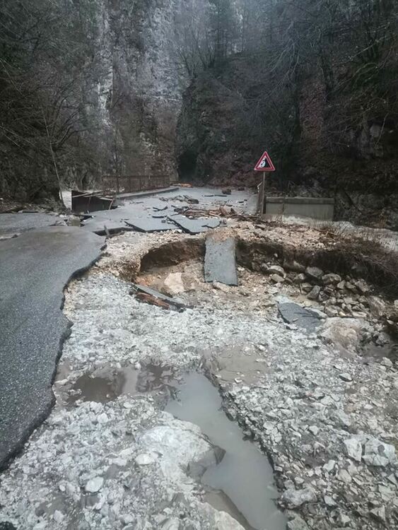 Община Борино обяви частично бедствено положение, всички села са без ток