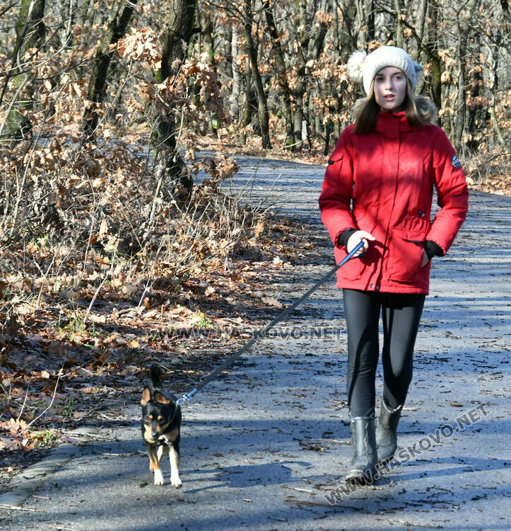 Оживление на “Кенана” в последния топъл есенен ден