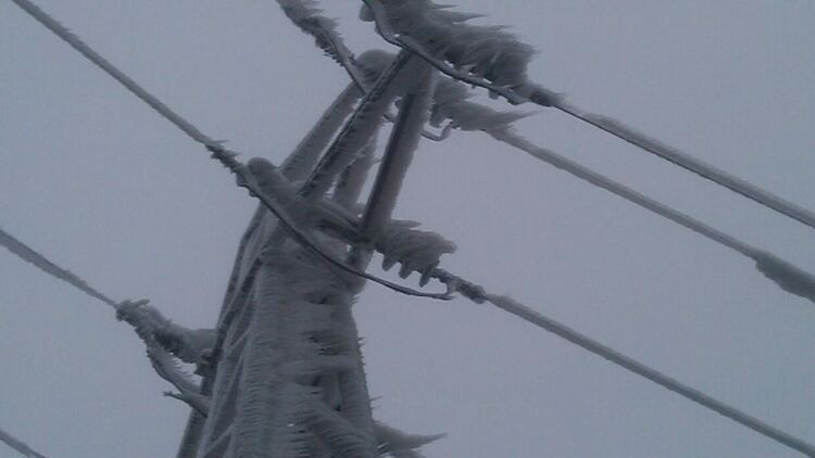 Малко сняг и отново стотици домакинства без ток..., а иначе пиарът на ЕВН не спира да се хвали