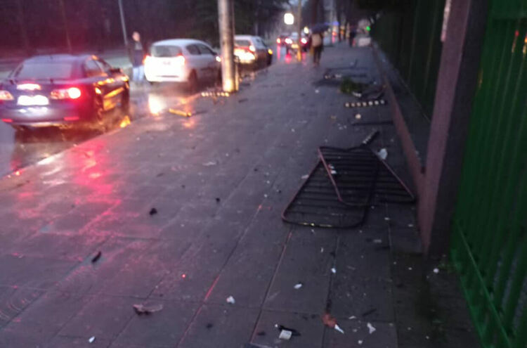 Дете пострада при катастрофа в Хасково, 20-годишен с Хюндай разби ограждения