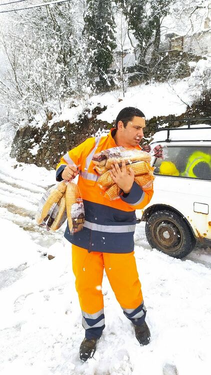 снимки в галерия: Александър Караджов, доброволец към Община Смолян