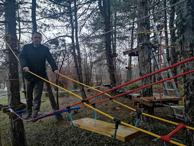 Кметът на оглед на Детския приключенски въжен парк