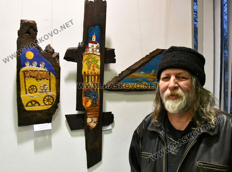 14 художници от Хасковското дружество подредиха изложба във „Форум“