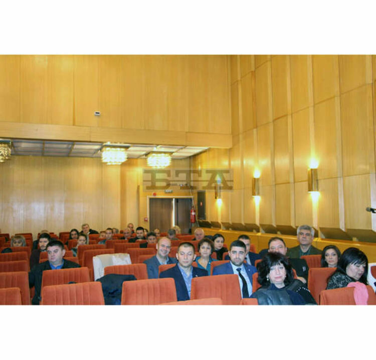 Пет училища в Перник искат освобождаване от такса „Смет“