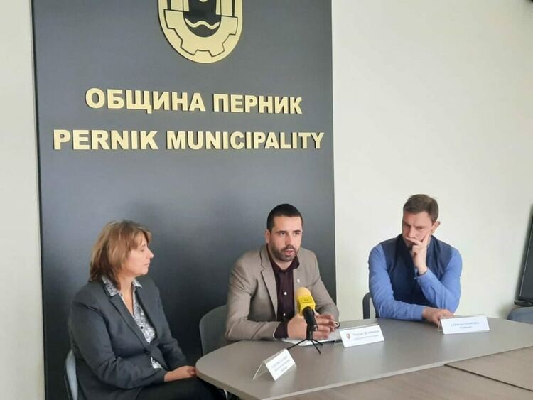 Община Перник е първата в България, направила задълбочено проучване на потребностите на младите хора