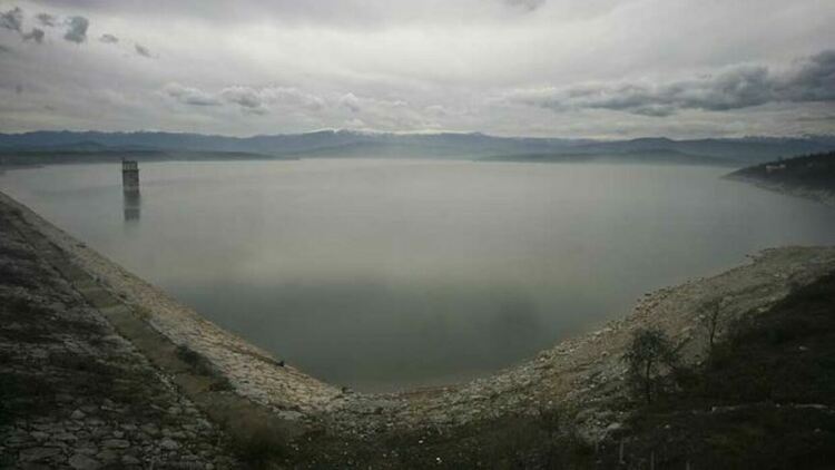 Какво потъва под водата в „Напоителни системи“
