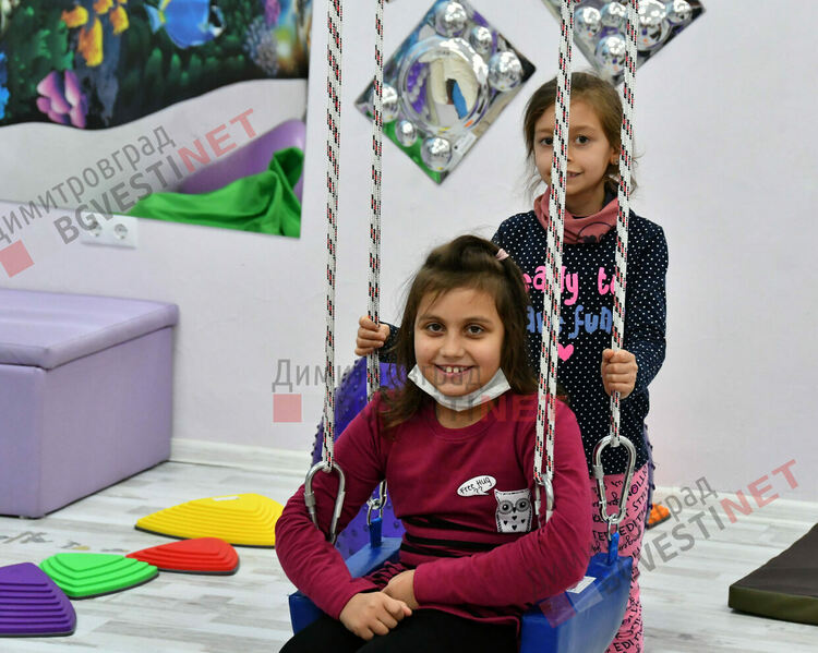 В ОУ "Пенчо Славейков" откриха Сензорна стая