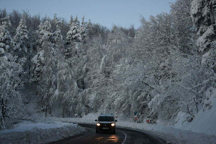 Предимно облачно и студено днес в Кърджали