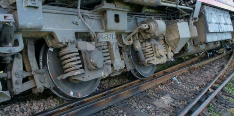 Образуваха досъдебно производство за дерайлиралия влак при Подкова