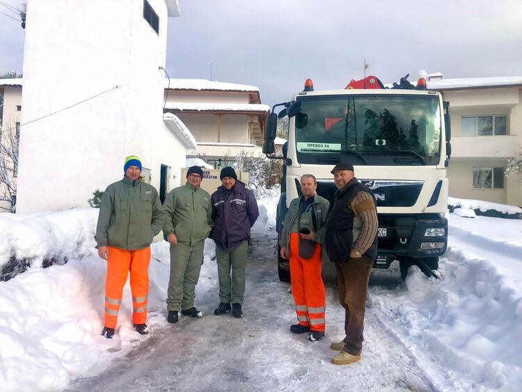 От мрежата: Смолян след снега в снимки / галерия/