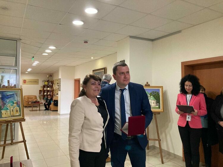 Кметът на Перник Станислав Владимиров връчи годишни награди 