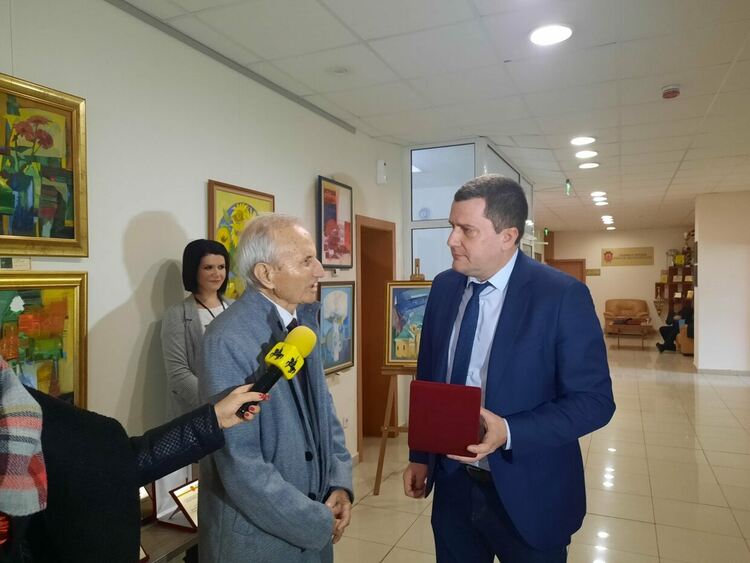 Кметът на Перник Станислав Владимиров връчи годишни награди 