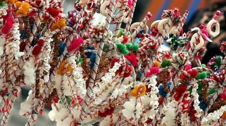 Благотворителен базар за Радост организира ОП ДМЦ с изработените за семейния конкурс сурвачки