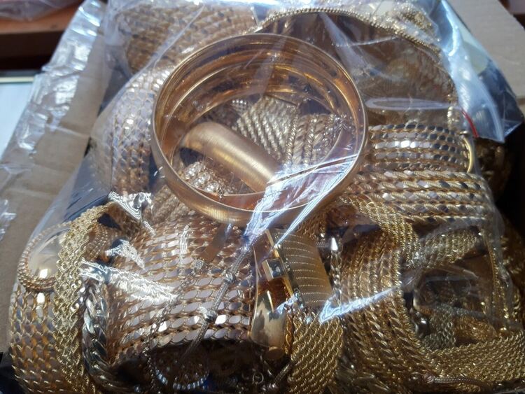 Контрабандни златни бижута за четвърт милион спряна на Капитан Андреево