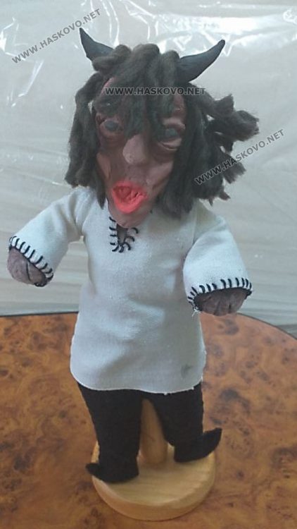 Шест награди за школата по етнография при Младежки център