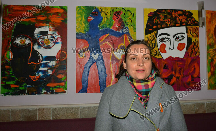 Уникални апликации в нестандартна изложбена зала показва Стела Делчева