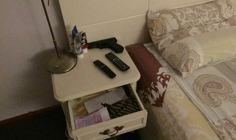 Прокуратурата възложила на БНБ да провери банкнотите и кюлчетата от чекмеджето на Борисов