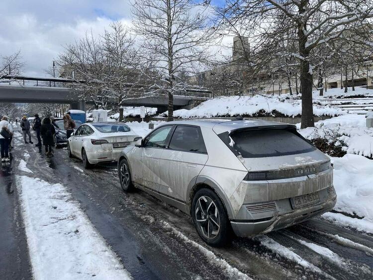 Електромобили направиха демонстрационна обиколка на Родопите
