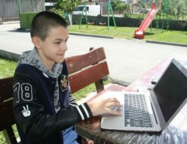 Как едно дете от Барутин стигна до престижна класация на Forbes