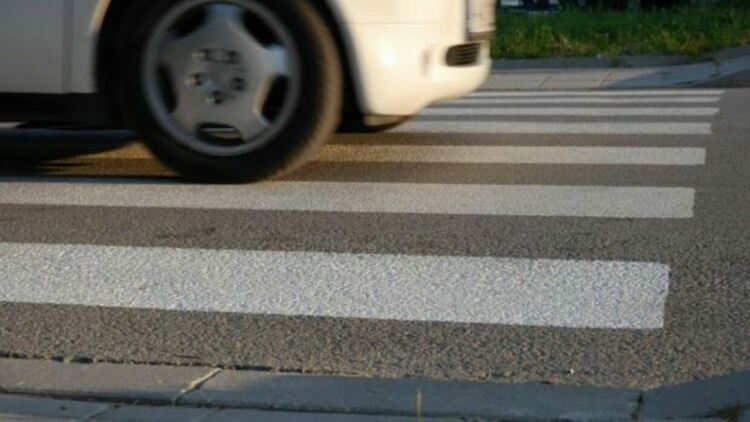 Жена с опасност за живота след отнето предимство на пешеходна пътека