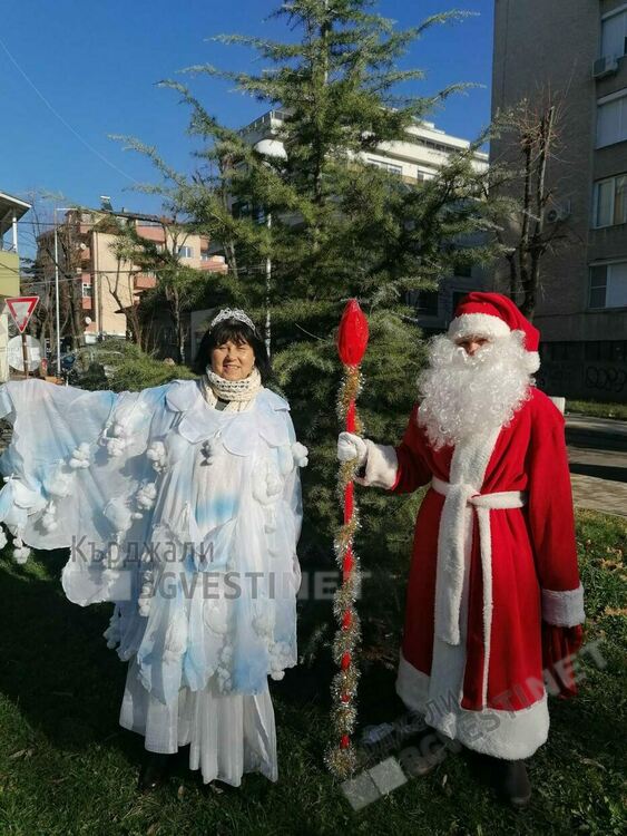 Руски Дядо Мраз поздрави деца на руските съотечественици в Кърджали