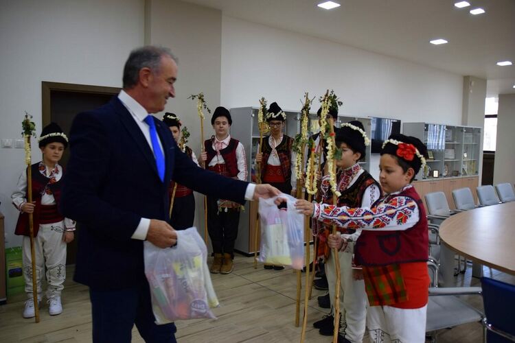 Община Асеновград бе домакин на вълнуващо гостуване на коледари 