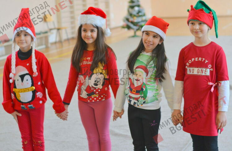 Грациите от димитровградския СК "Афродита" създадоха приказно шоу по случай Коледа и 5-годишнината на клуба