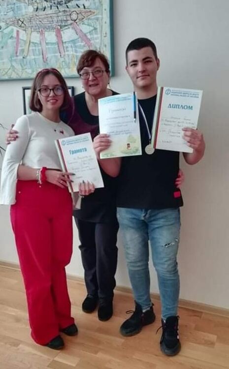 Златен медал в Националния литературен конкурс „Рождество на Спасителя“ за ученик от ЕГ „Христо Ботев“