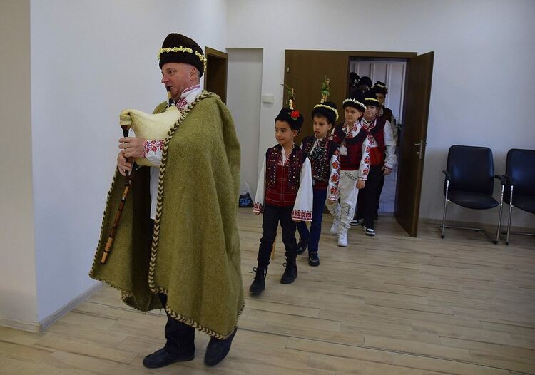 Община Асеновград бе домакин на вълнуващо гостуване на коледари 