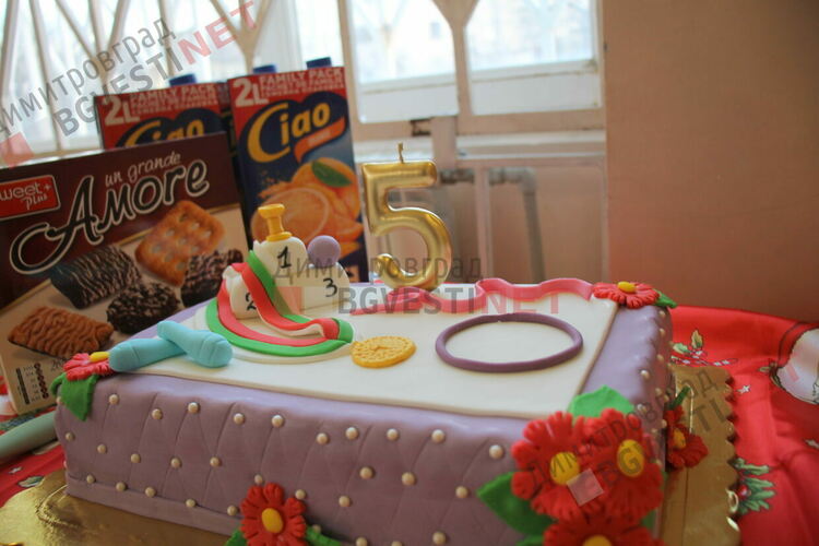 Грациите от димитровградския СК "Афродита" създадоха приказно шоу по случай Коледа и 5-годишнината на клуба