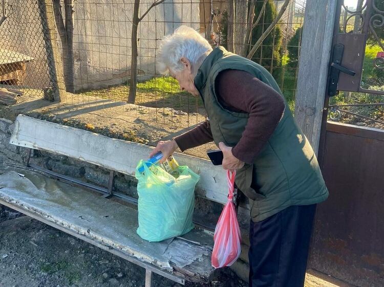 Златаровци зарадваха с дарове малки и големи за Коледа