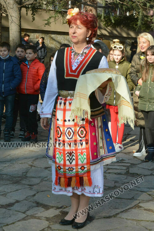 В училище „Св. Иван Рилски“ пазят коледните традиции