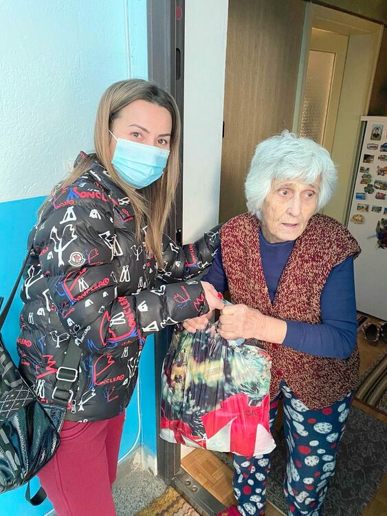 Добрият пример: Хората помагат, нека правим добро, чувството е невероятно!