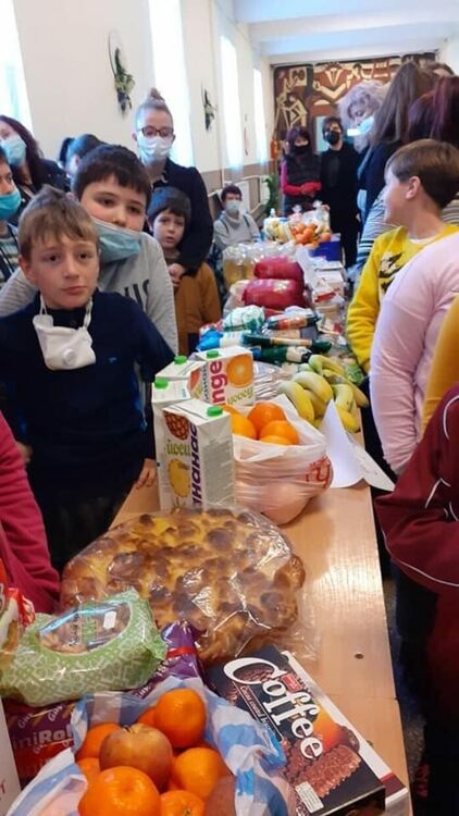 Живеещите в Дома за стари хора във Фатово бяха зарадвани в навечерието на празниците