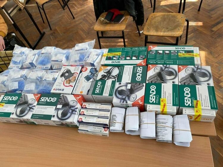 Благотворителна акция на СУ "Антим I" в Златоград за местната болница и хосписа в Неделино