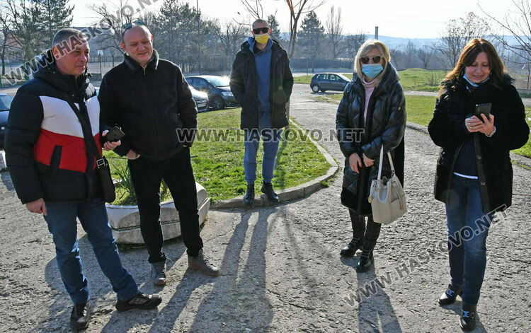 Две бебета проплакаха в Хасково на Рождество Христово, чака се и трето
