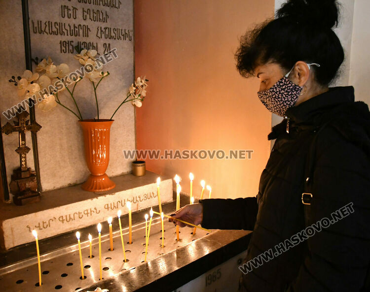 Тържествена служба за храмовия празник в арменската църква „Сурп Степанос“