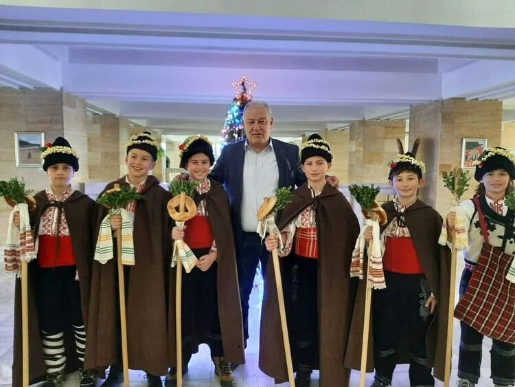 Николай Мелемов: Поредната трудна година си отива, пожелавам ви благодат!