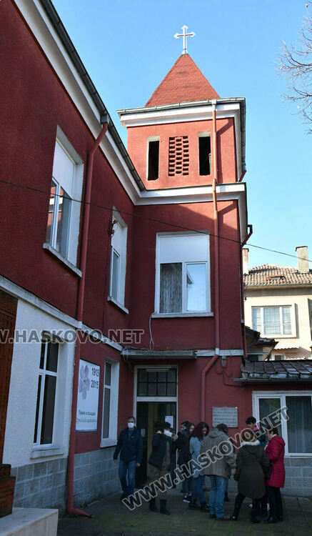 Тържествена служба за храмовия празник в арменската църква „Сурп Степанос“