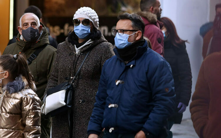 Задължително с маски на обществени пространства в Гърция - на закрито и на открито