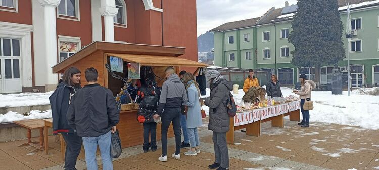Неправителстени организации призовават да подкрепим благотворителните базари в цялата област 