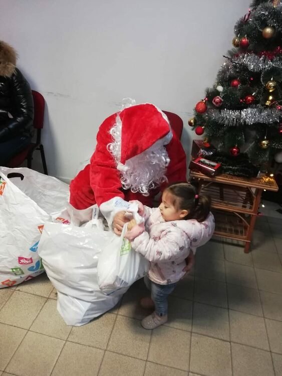 Дядо Мраз гостува на офиса на БСП в Кърджали