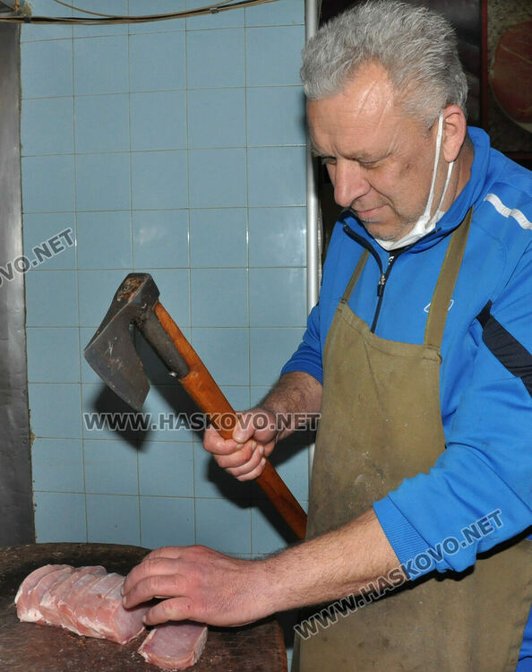 Празничната мръвка задържа цена, поскъпва от новата година