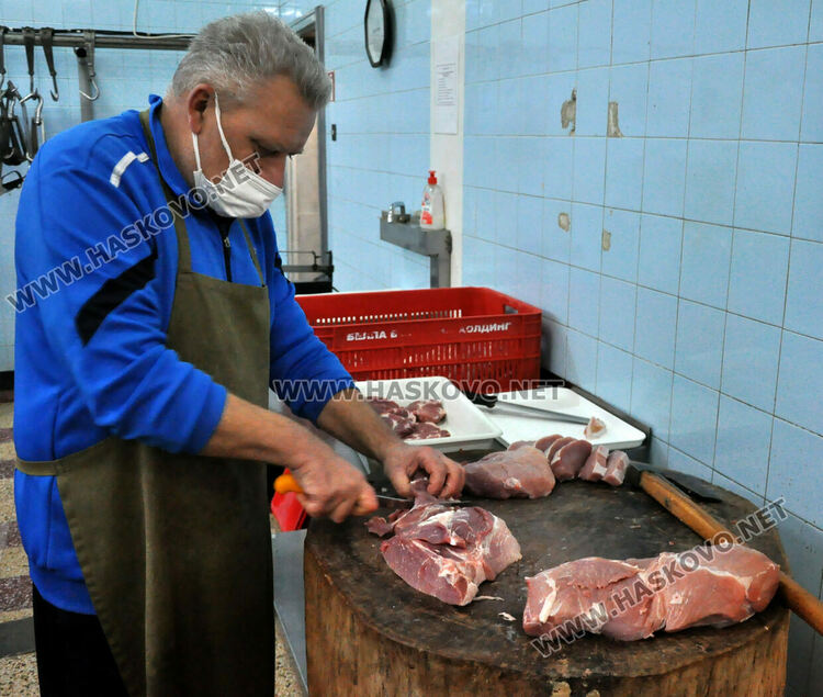 Празничната мръвка задържа цена, поскъпва от новата година
