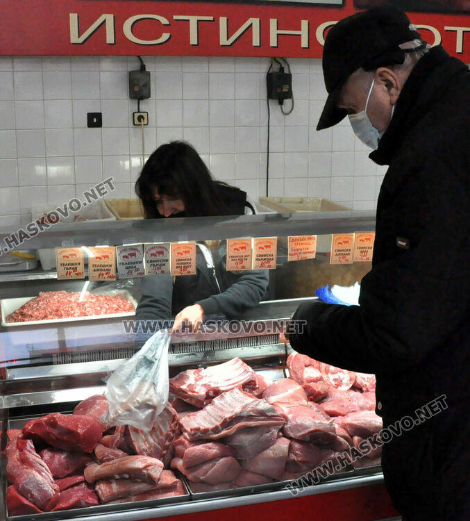 Празничната мръвка задържа цена, поскъпва от новата година