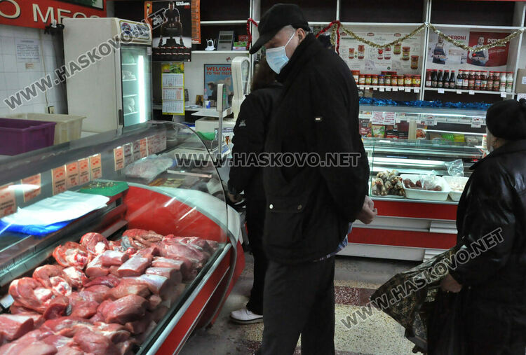 Празничната мръвка задържа цена, поскъпва от новата година