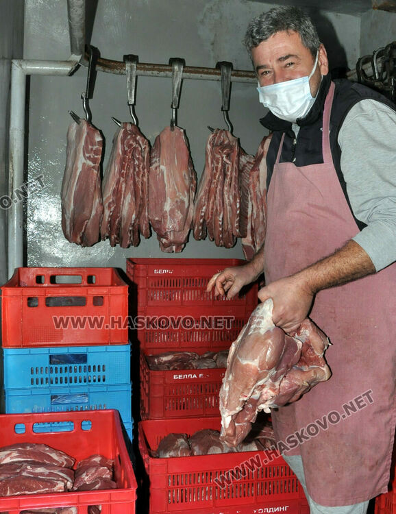 Празничната мръвка задържа цена, поскъпва от новата година