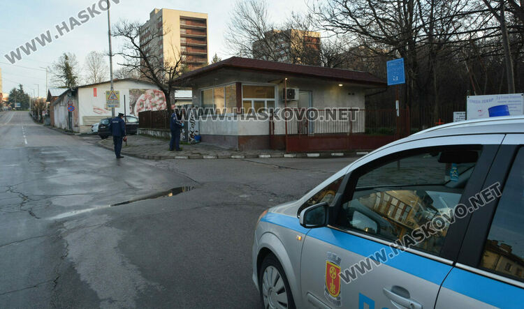 Охранител почина в кабинка на хасковска болница