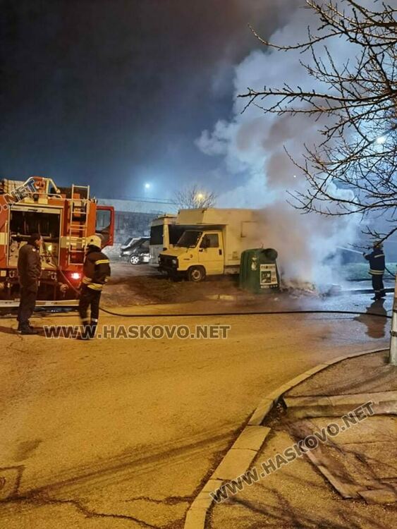 Контейнери изгоряха на улица "Пролет" в Хасково